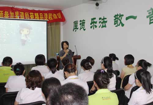 “江湖征集令”群雄響應(yīng) “師苑大講堂”再現(xiàn)奇葩