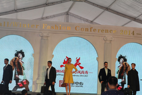 易道教育·銀泰中心旗艦校老師化身時尚看客